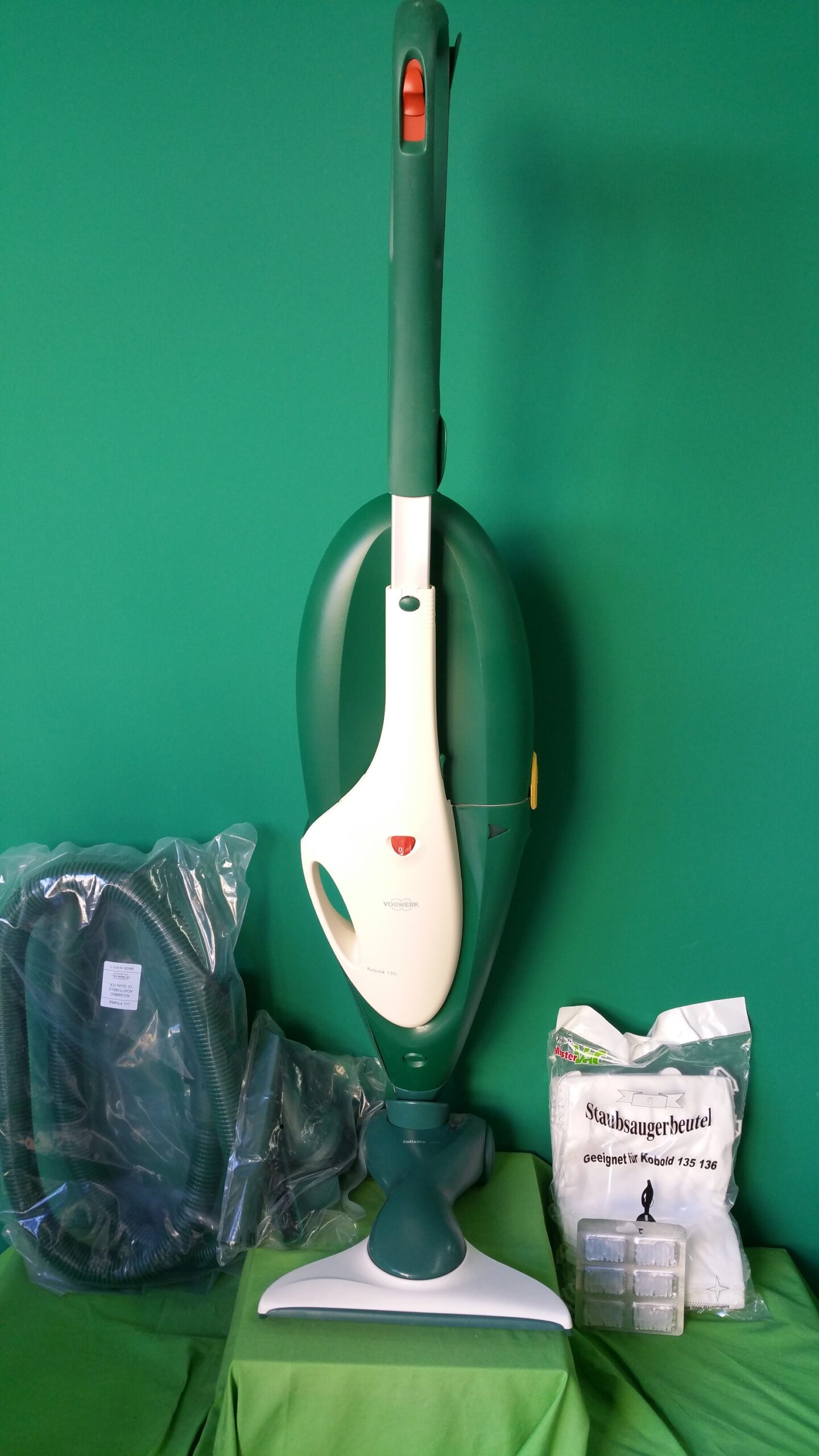 SCOPA ELETTRICA VORWERK FOLLETTO VK 135 CON HD 40 + TUBO FLESSIBILE E  BOCCHETTE – Miro service